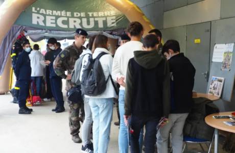 Vendôme : une journée pour présenter les métiers de la réserve militaire au lycée Ampère