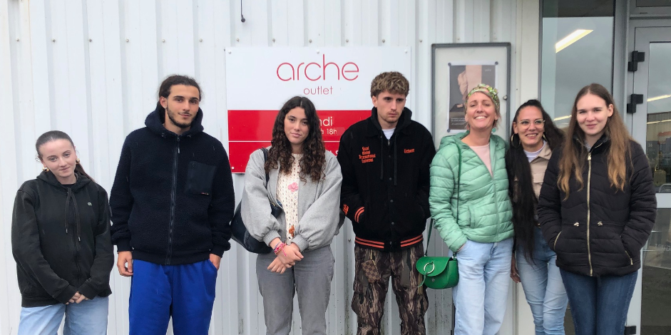 Visite du Musée du Cuir et de l’entreprise Arche pour les apprentis du CAP Maroquinerie